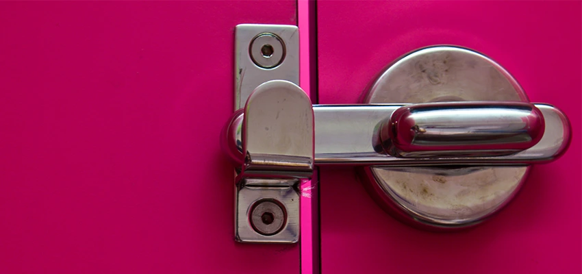 Childproof Gate Lock in Garden Acres, California